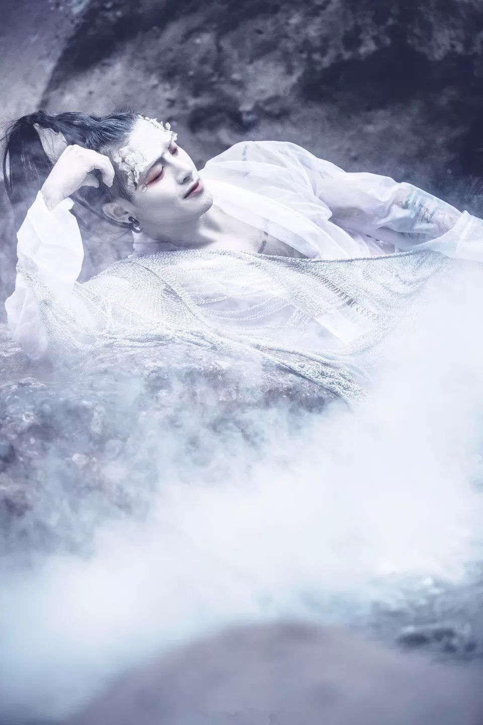 她专给妖怪拍写真?这位90后女孩情迷"小妖精"竟能吸粉百万?