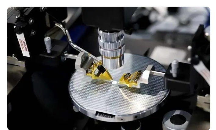 euv光刻机将面临淘汰国产芯片全面突围华为海思收入涨24471