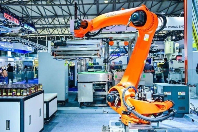 国内占比第一全球第二!拓展机器人领域:库卡机器人,三一